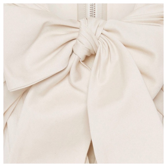 🌸 Exaggerated Ruffle Peplum Cream Tie Top - Picture 4 of 8